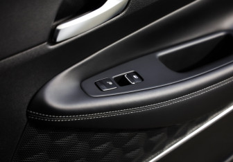 Подержанный автомобиль Hyundai Santa Fe 2023 года (21 фото)