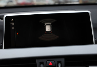 Подержанный автомобиль BMW X1 2019 года (19 фото)