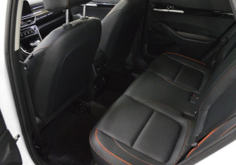 Подержанный автомобиль Kia Seltos 2025 года (11 фото)