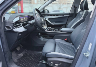 Подержанный автомобиль Geely Atlas 2024 года (12 фото)