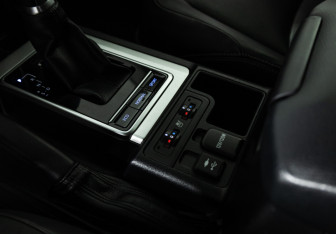 Подержанный автомобиль Toyota Land Cruiser Prado 2017 года (19 фото)