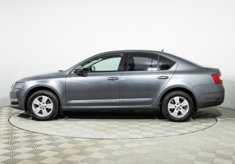 Подержанный автомобиль Skoda Octavia Liftback 2017 года (8 фото)