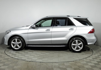 Подержанный автомобиль Mercedes-Benz GLE 2016 года (8 фото)