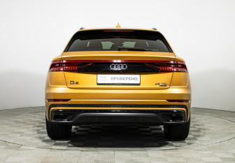 Подержанный автомобиль Audi Q8 2019 года (6 фото)