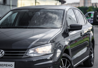 Подержанный автомобиль Volkswagen Polo Sedan 2016 года (2 фото)