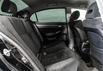 Подержанный автомобиль Honda Civic Sedan 2006 года (15 фото)