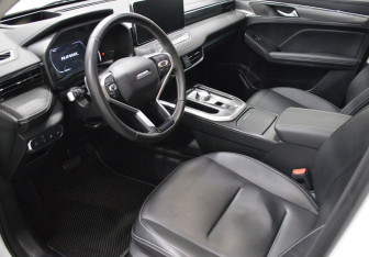 Подержанный автомобиль Haval Jolion 2023 года (10 фото)