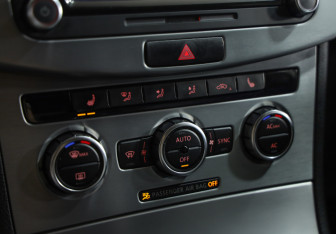 Подержанный автомобиль Volkswagen Passat CC 2012 года (15 фото)