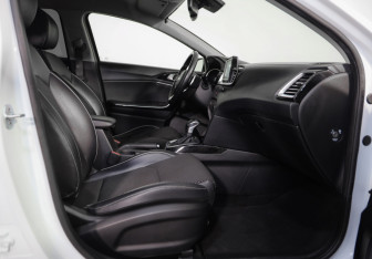 Подержанный автомобиль Kia Ceed Hatchback 2018 года (23 фото)