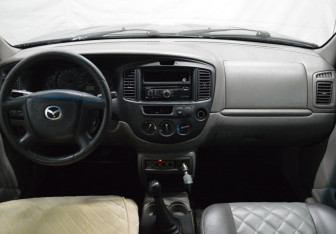 Подержанный автомобиль Mazda Tribute 2001 года (14 фото)