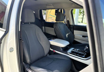 Подержанный автомобиль Kia Carnival 2021 года (16 фото)