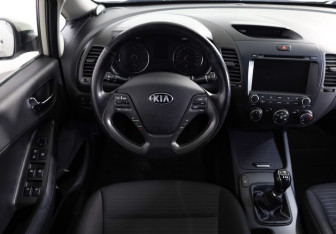 Подержанный автомобиль Kia Cerato Sedan 2014 года (11 фото)