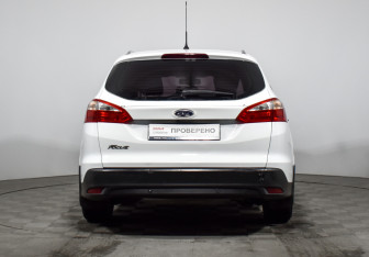 Подержанный автомобиль Ford Focus Wagon 2013 года (6 фото)