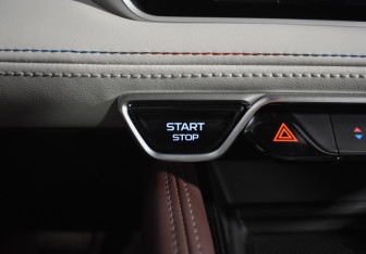 Подержанный автомобиль Geely Monjaro 2022 года (17 фото)