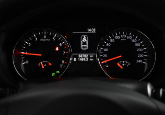 Подержанный автомобиль Nissan Qashqai 2013 года (18 фото)