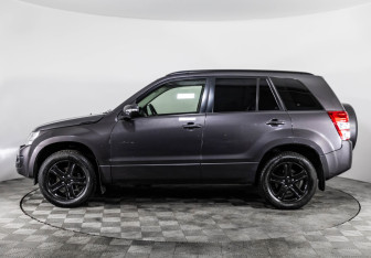 Подержанный автомобиль Suzuki Grand Vitara 2013 года (8 фото)