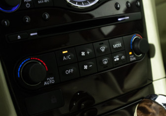 Подержанный автомобиль Infiniti QX50 2013 года (21 фото)