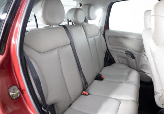 Подержанный автомобиль Citroen C3 Hatchback 2003 года (17 фото)