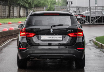 Подержанный автомобиль BMW X1 2013 года (7 фото)