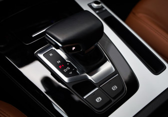 Подержанный автомобиль Audi Q5 2021 года (21 фото)