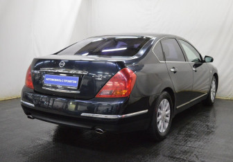 Подержанный автомобиль Nissan Teana 2007 года (5 фото)