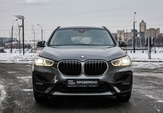 Подержанный автомобиль BMW X1 2019 года (4 фото)