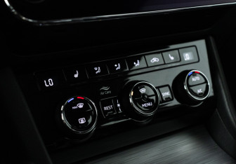 Подержанный автомобиль Skoda Superb Liftback 2019 года (16 фото)