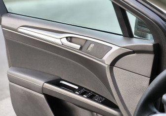Подержанный автомобиль Ford Mondeo Sedan 2019 года (21 фото)