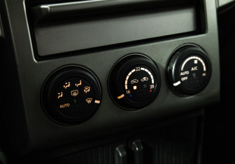 Подержанный автомобиль Nissan X-Trail 2006 года (15 фото)