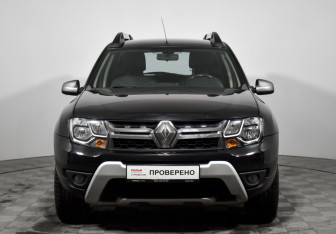 Подержанный автомобиль Renault Duster 2017 года (2 фото)