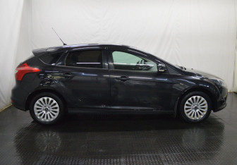 Подержанный автомобиль Ford Focus Hatchback 2011 года (4 фото)