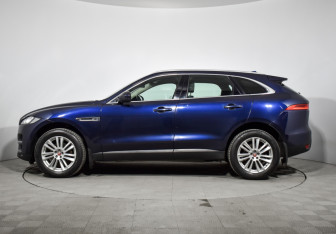 Подержанный автомобиль Jaguar F-Pace 2017 года (8 фото)