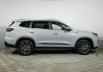 Подержанный автомобиль Chery Tiggo 8 Pro Max 2023 года (4 фото)