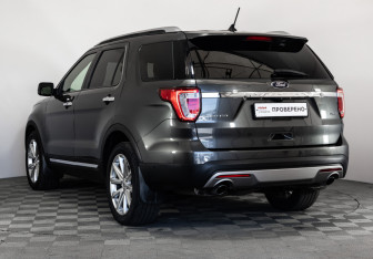 Подержанный автомобиль Ford Explorer 2017 года (8 фото)