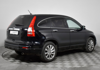 Подержанный автомобиль Honda CR-V 2011 года (5 фото)
