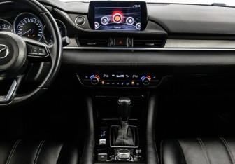 Подержанный автомобиль Mazda 6 Sedan 2019 года (16 фото)