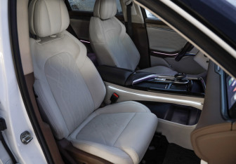 Подержанный автомобиль Voyah Free 2022 года (26 фото)