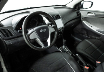 Подержанный автомобиль Hyundai Solaris Sedan 2011 года (11 фото)