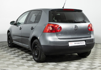 Подержанный автомобиль Volkswagen Golf Hatchback 2008 года (7 фото)