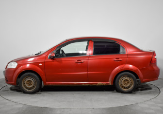 Подержанный автомобиль Chevrolet Aveo Sedan 2011 года (8 фото)