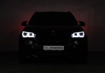 Подержанный автомобиль BMW X5 2017 года (31 фото)