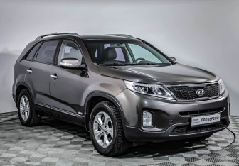 Подержанный автомобиль Kia Sorento 2013 года (3 фото)