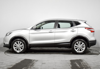 Подержанный автомобиль Nissan Qashqai 2017 года (8 фото)