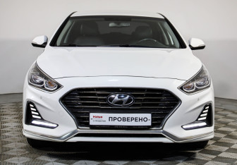 Подержанный автомобиль Hyundai Sonata 2019 года (2 фото)