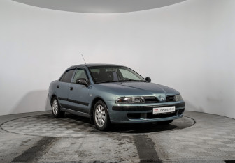 Подержанный автомобиль Mitsubishi Carisma Sedan 2003 года (3 фото)
