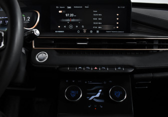 Подержанный автомобиль Exeed LX 2023 года (17 фото)