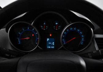 Подержанный автомобиль Chevrolet Cruze Sedan 2011 года (17 фото)