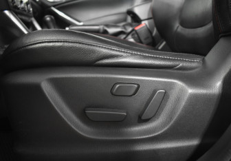 Подержанный автомобиль Mazda CX-5 2012 года (21 фото)