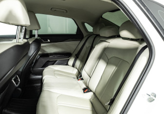 Подержанный автомобиль Kia K5 2020 года (11 фото)