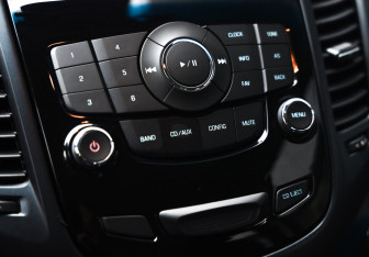 Подержанный автомобиль Chevrolet Orlando 2014 года (15 фото)
